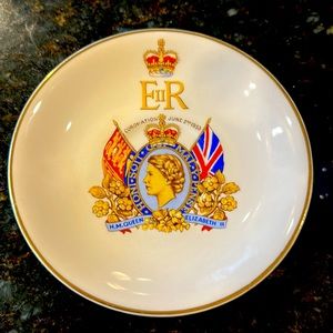 Official Queen Elizabeth 2 Coronation Set